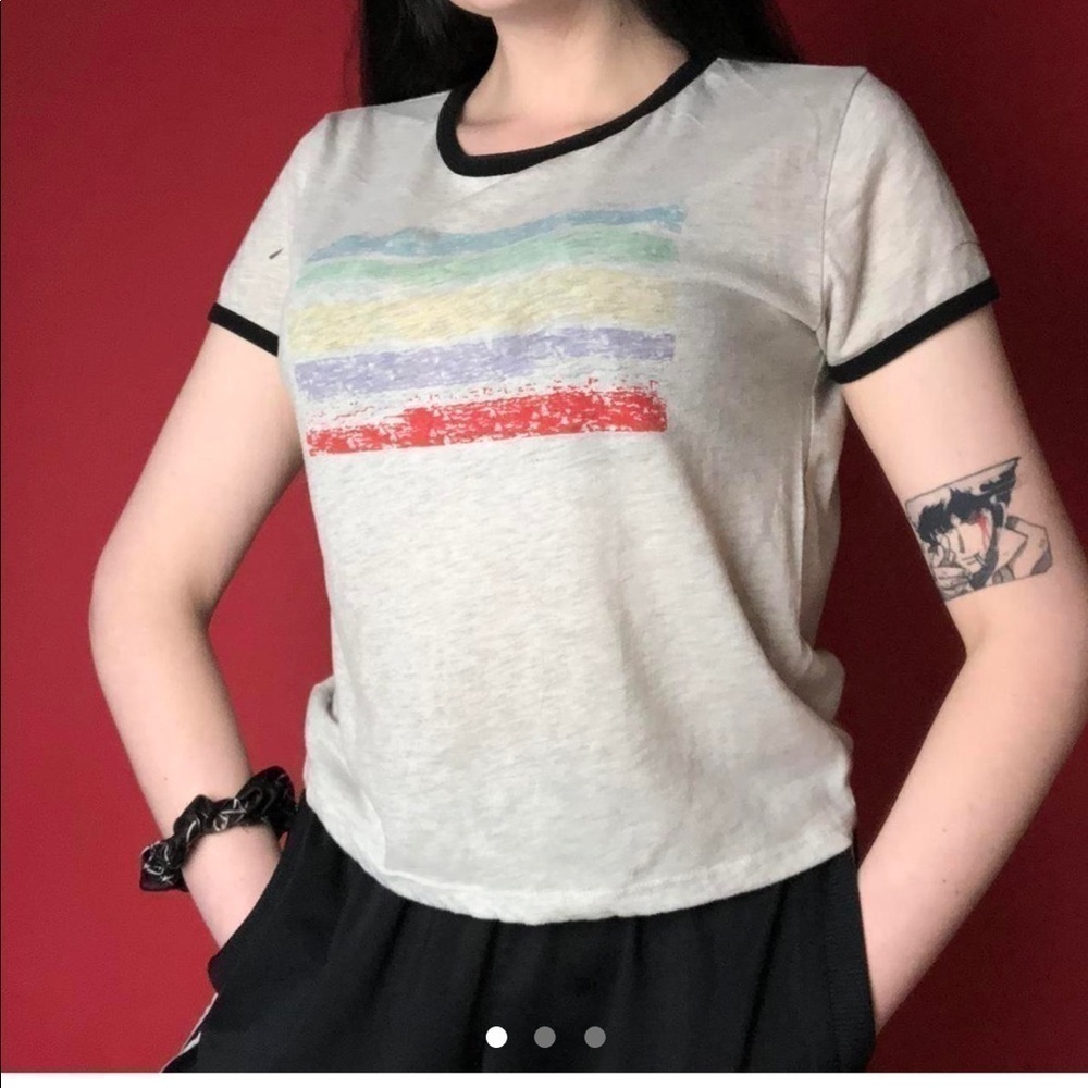 Simple grey baby tee with a rainbow and black trim 🤍♥️‌